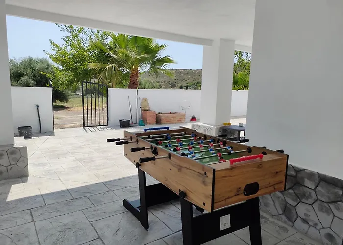 Casa Rural Con Piscina Climatizada Y Barbacoa A 10 Km De Alicante Y Playas, 3000 M2 De Terreno
