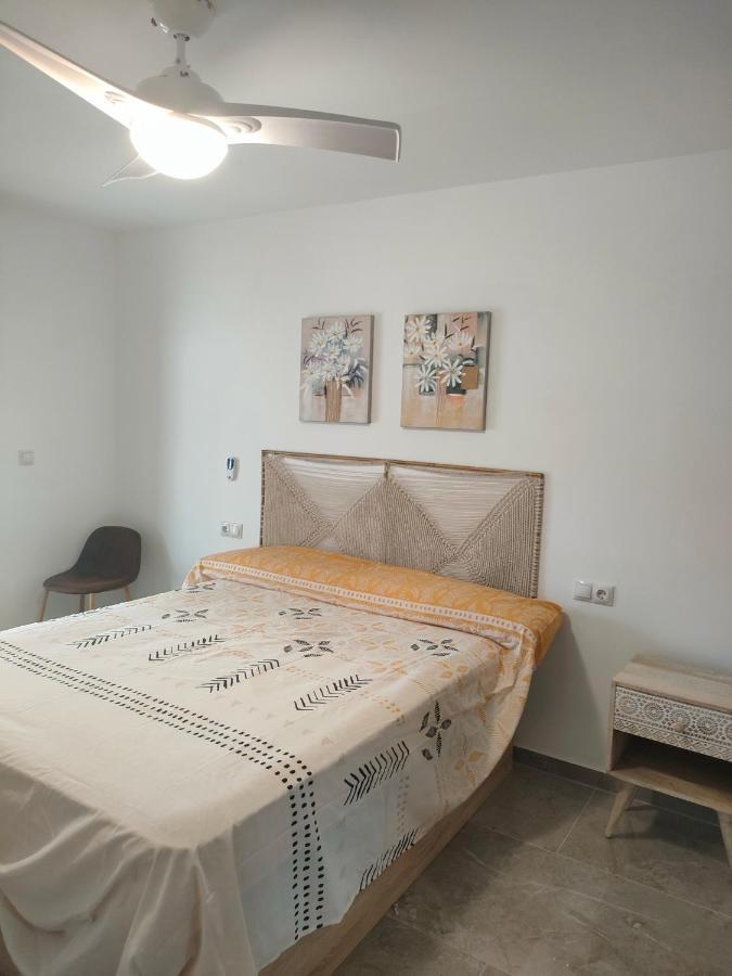 Con Piscina Climatizada Y Barbacoa A 10 Km De Alicante Y Playas, 3000 M2 De Terreno Villa Elche