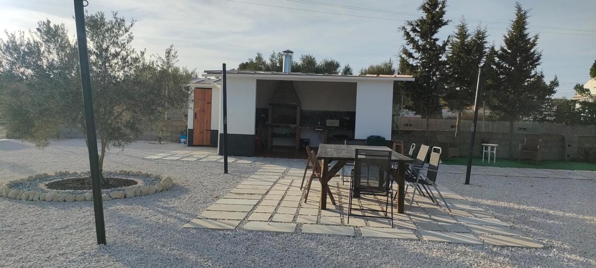 Villa Con Piscina Climatizada Y Barbacoa A 10 Km De Alicante Y Playas, 3000 M2 De Terreno Elche