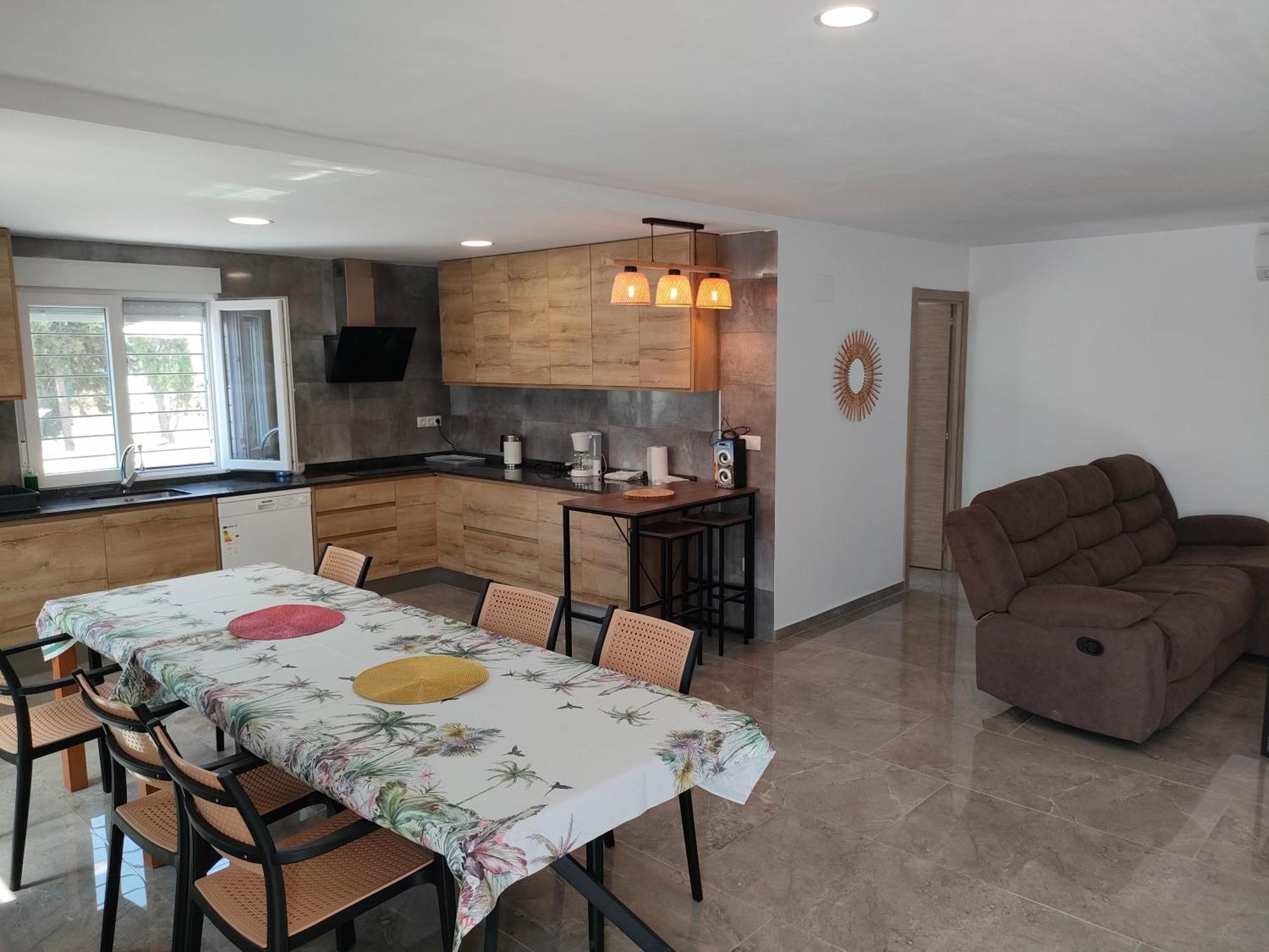 Con Piscina Climatizada Y Barbacoa A 10 Km De Alicante Y Playas, 3000 M2 De Terreno Elche
