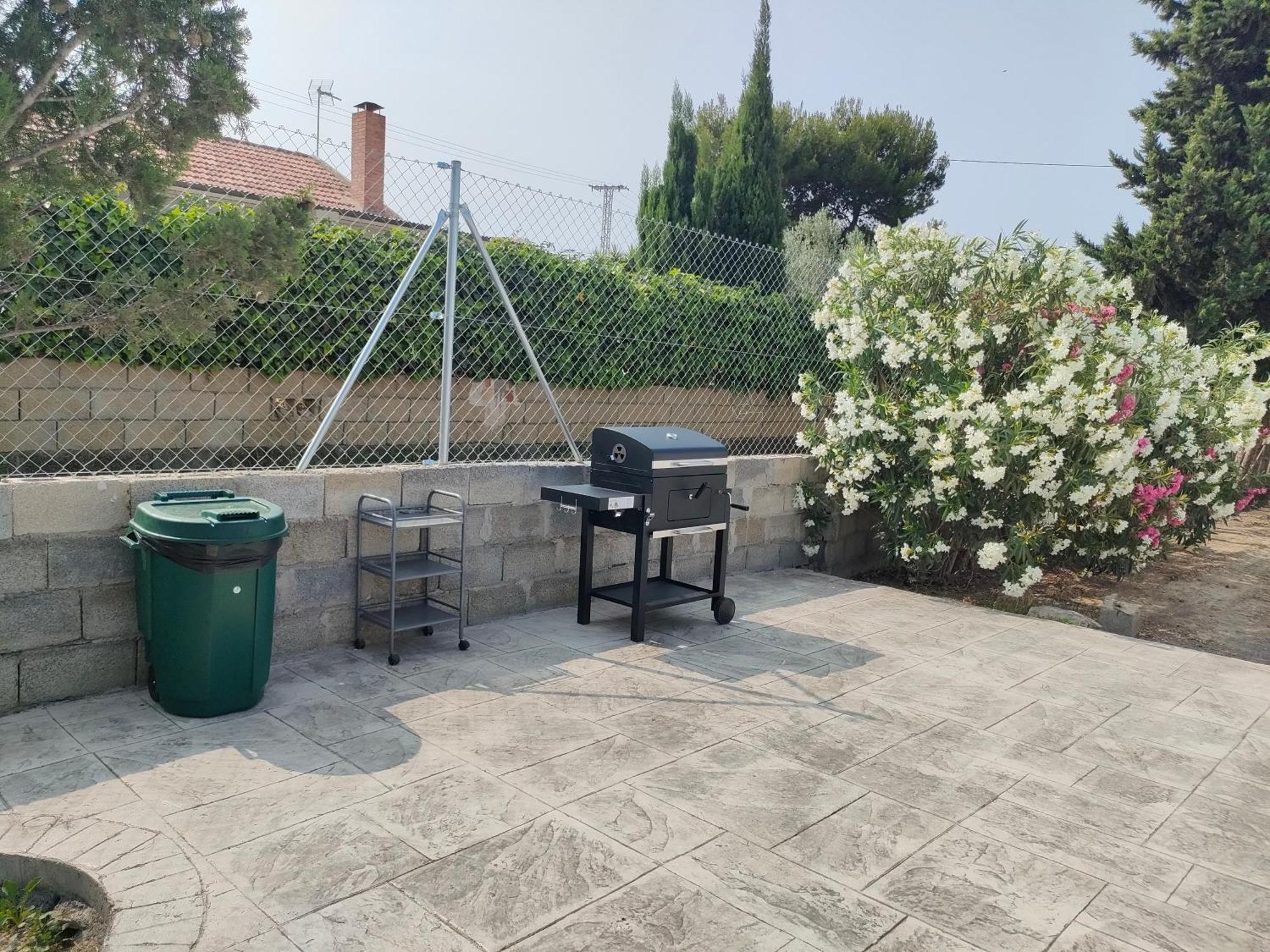 Con Piscina Climatizada Y Barbacoa A 10 Km De Alicante Y Playas, 3000 M2 De Terreno *
