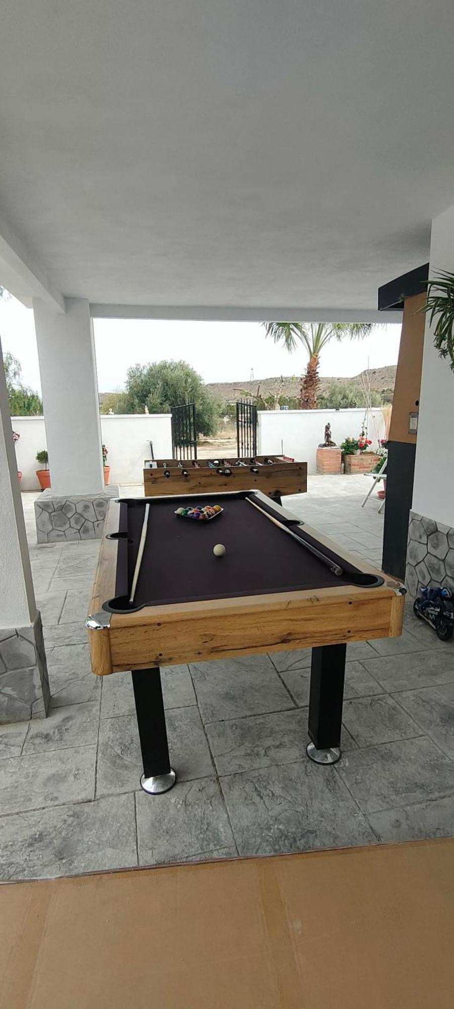Con Piscina Climatizada Y Barbacoa A 10 Km De Alicante Y Playas, 3000 M2 De Terreno *