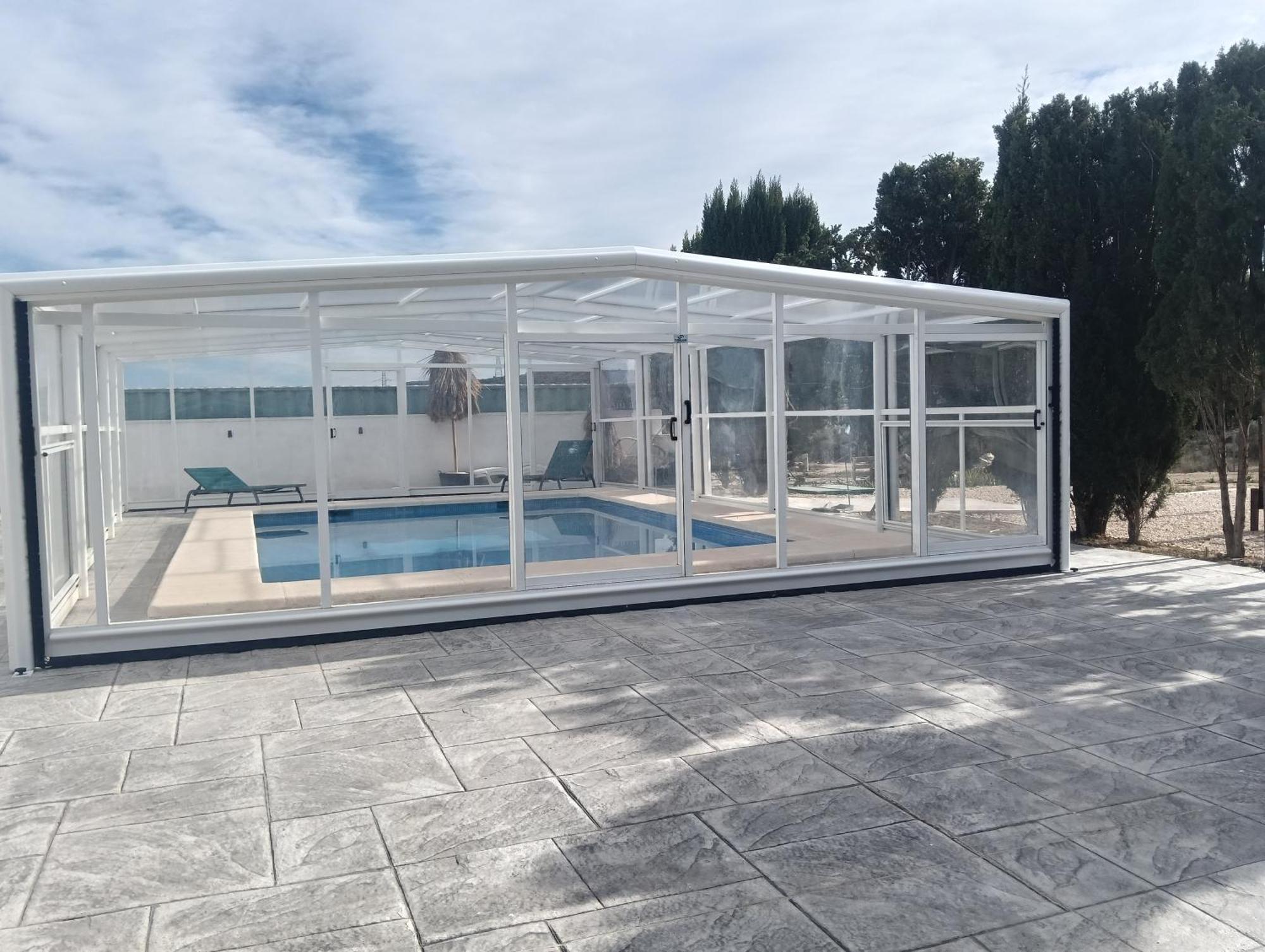 Villa Con Piscina Climatizada Y Barbacoa A 10 Km De Alicante Y Playas, 3000 M2 De Terreno Elche