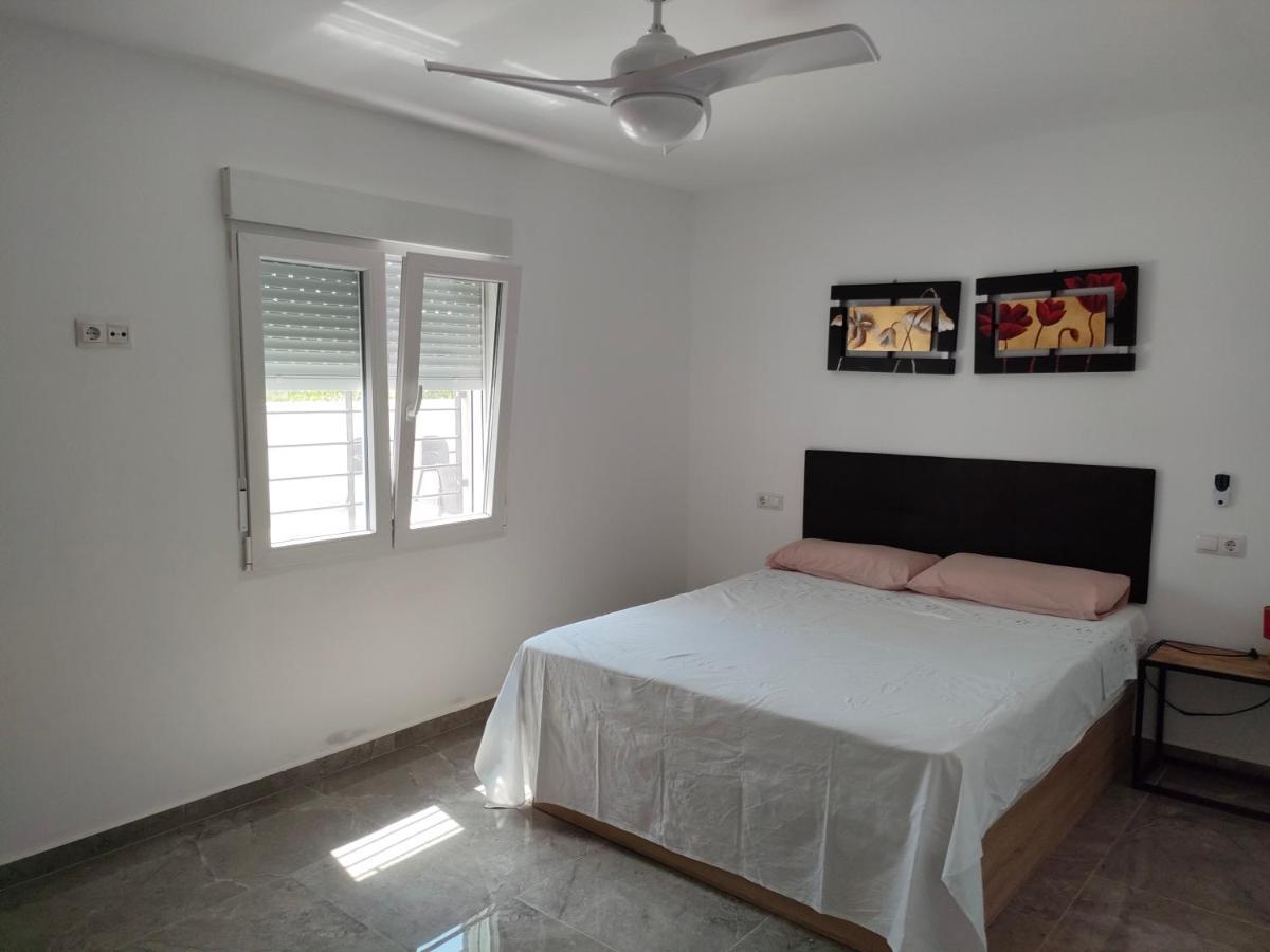 Con Piscina Climatizada Y Barbacoa A 10 Km De Alicante Y Playas, 3000 M2 De Terreno * Elx