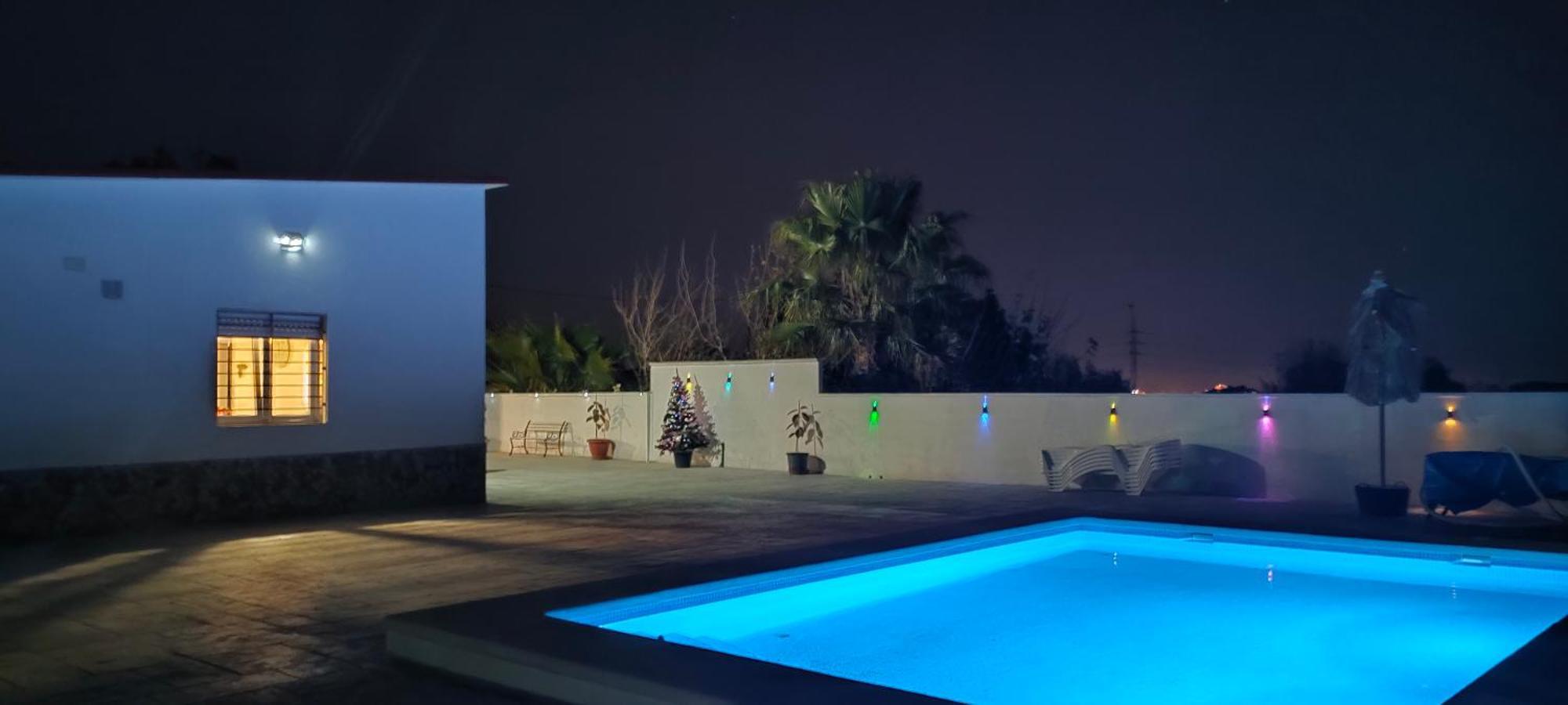 Con Piscina Climatizada Y Barbacoa A 10 Km De Alicante Y Playas, 3000 M2 De Terreno * Elx