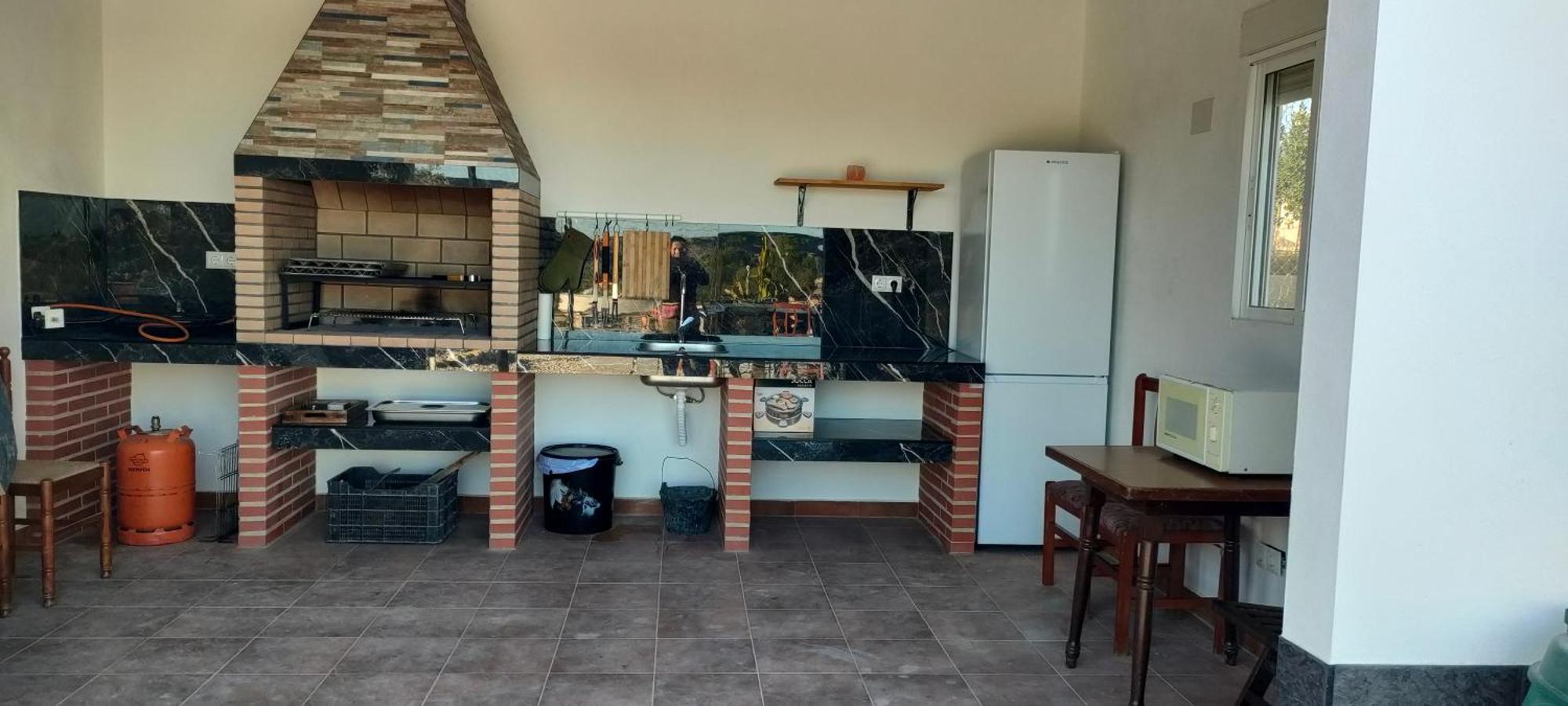 Con Piscina Climatizada Y Barbacoa A 10 Km De Alicante Y Playas, 3000 M2 De Terreno Elx