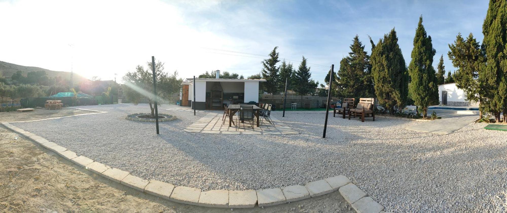 Con Piscina Climatizada Y Barbacoa A 10 Km De Alicante Y Playas, 3000 M2 De Terreno Villa *